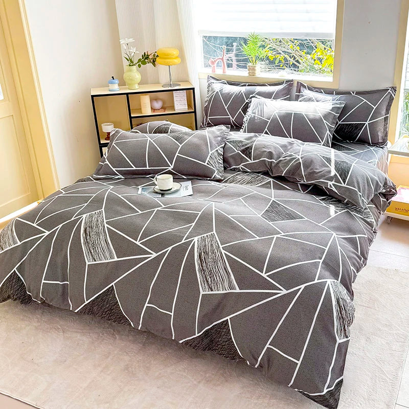 Printed three-piece set, one duvet cover and a pair of pillowcases (unpadded), suitable for bedrooms, hotels