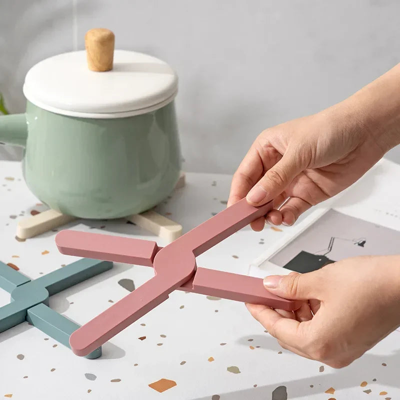 Foldable Silicone Heat-Resistant Non-Slip Kitchen Trivet Mat