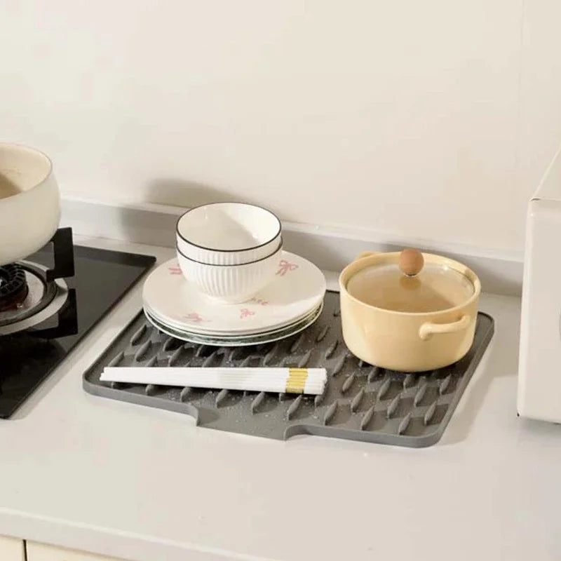Silicone Dish Drying Mat for Kitchen – Non-Slip Sloped Drain Mat, Heat-Resistant Pot Pad & Fruit Drain Mat (32x40cm)