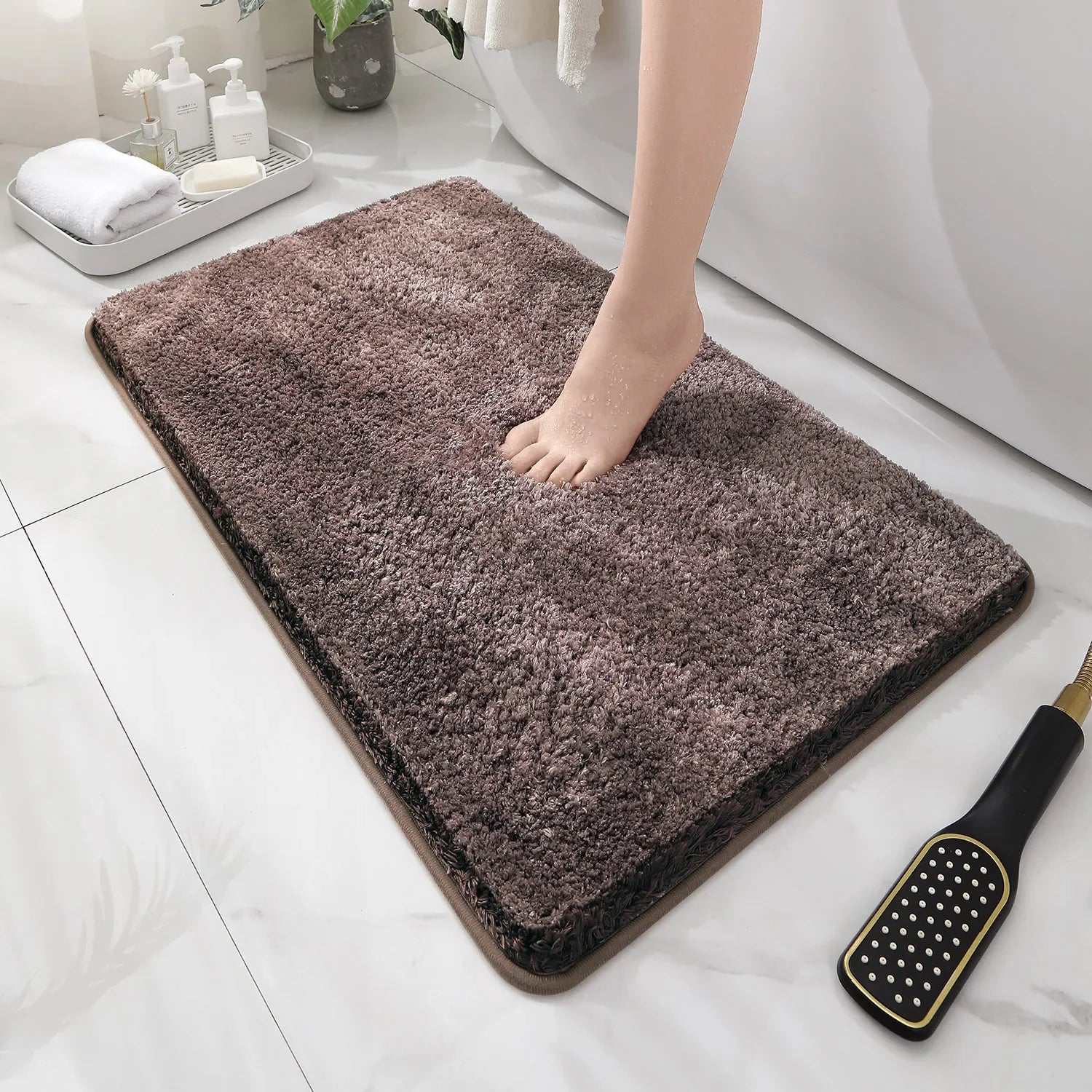 Rounded and thickened bathroom floor mat, bathtub absorbent mat, plush material, anti slip foot mat, entrance door mat, bathroom