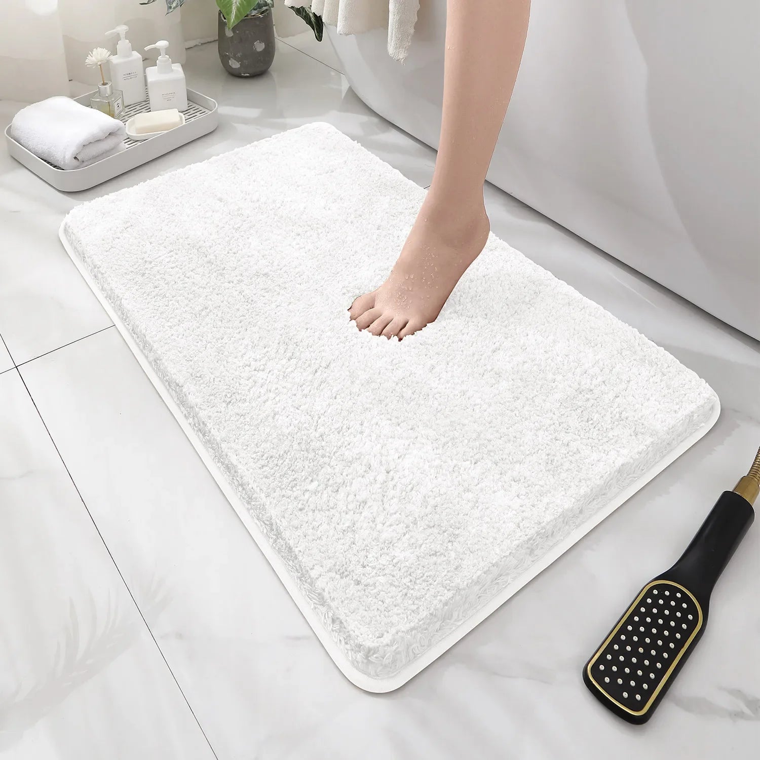 Rounded and thickened bathroom floor mat, bathtub absorbent mat, plush material, anti slip foot mat, entrance door mat, bathroom