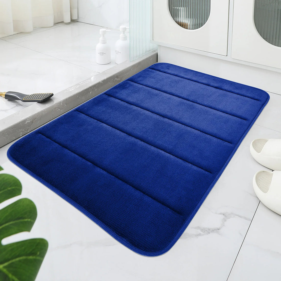 1 piece bath mat Geometric pattern coral velvet bathroom mat, non-slip sole, hand washed, embossed stripe design, soft and comfo