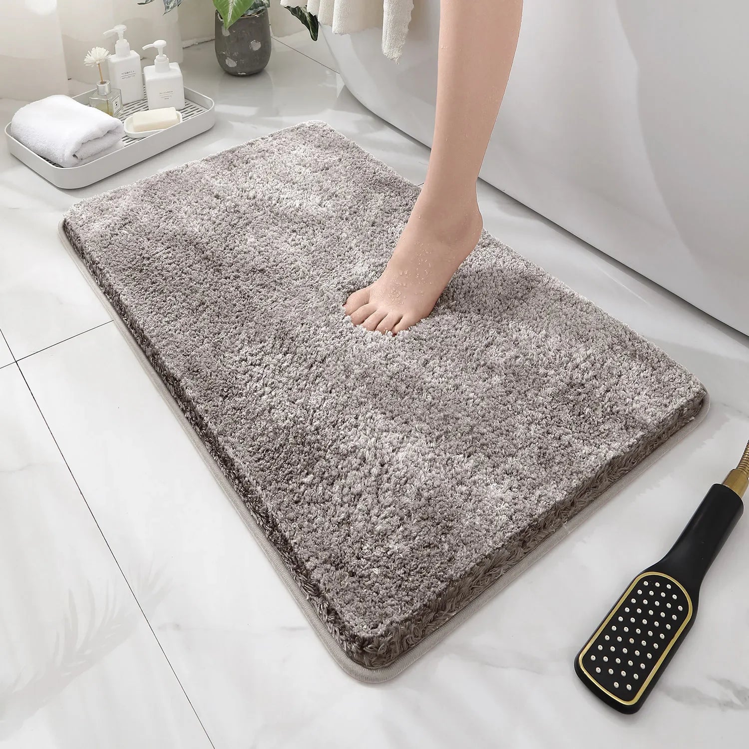 Rounded and thickened bathroom floor mat, bathtub absorbent mat, plush material, anti slip foot mat, entrance door mat, bathroom