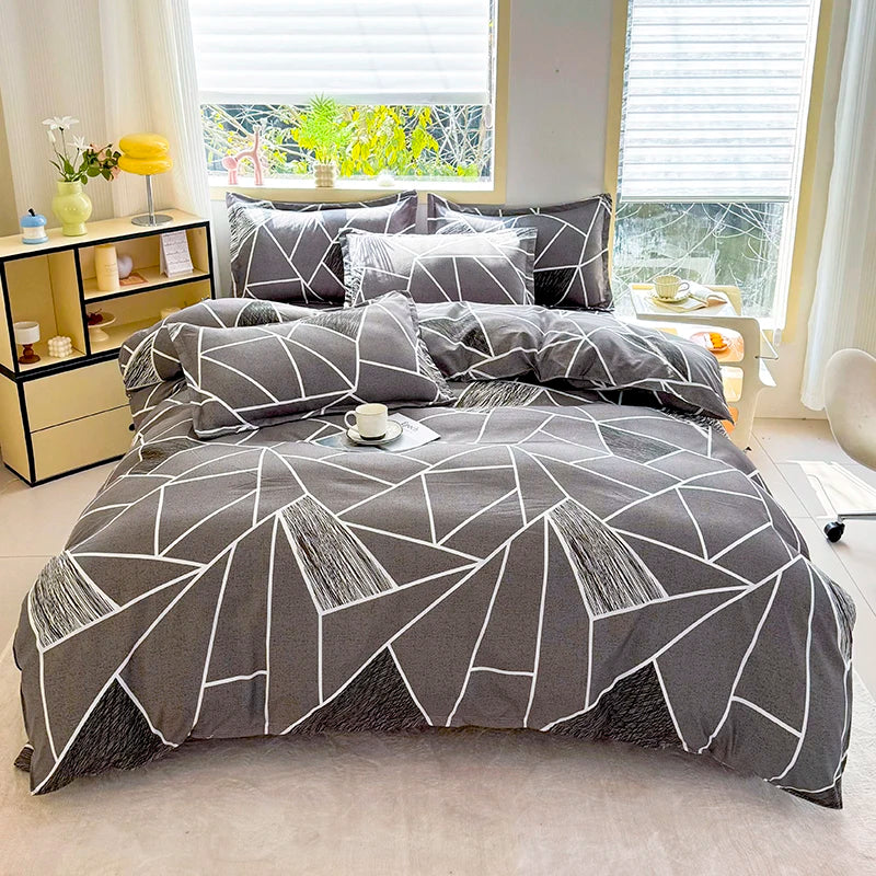 Printed three-piece set, one duvet cover and a pair of pillowcases (unpadded), suitable for bedrooms, hotels